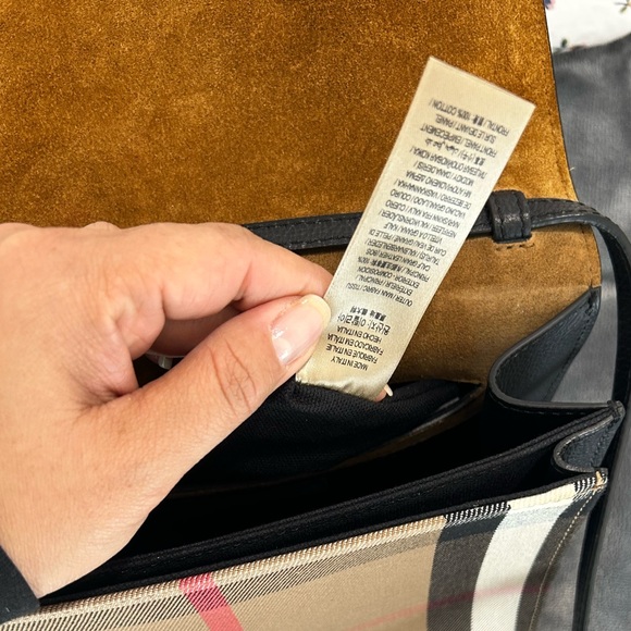 Authentic Burberry Macken Crossbody - Picture 12 of 14